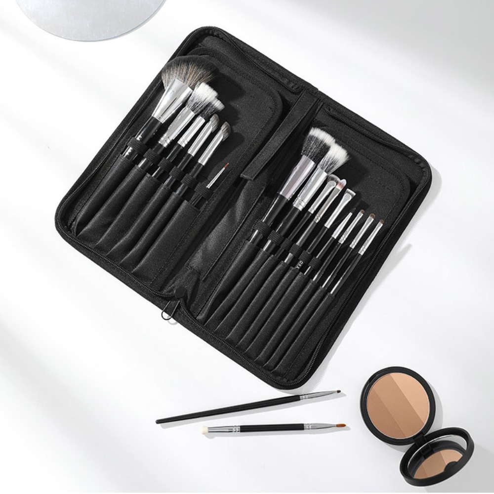 กระเป๋าใส่แปรงแต่งหน้าแบบพกพาค - Blush Brush Kabuki บทวิจารณ์และราคา